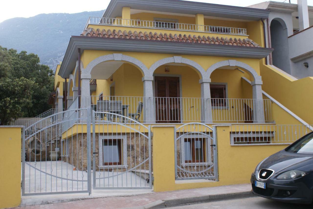 Casa Mariolu 2 Apartment Cala Gonone Luaran gambar